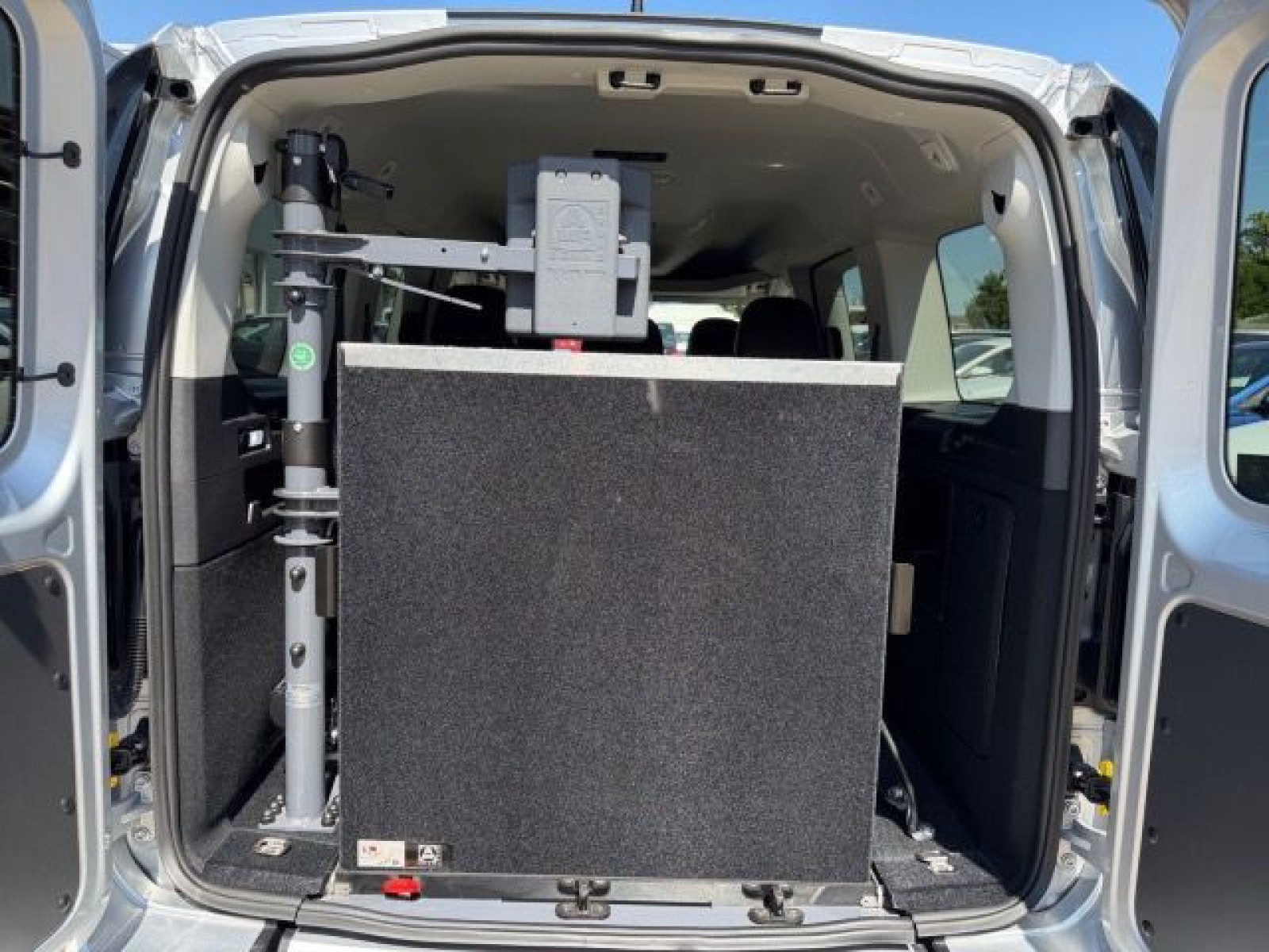 Volkswagen - Caddy Maxi_17