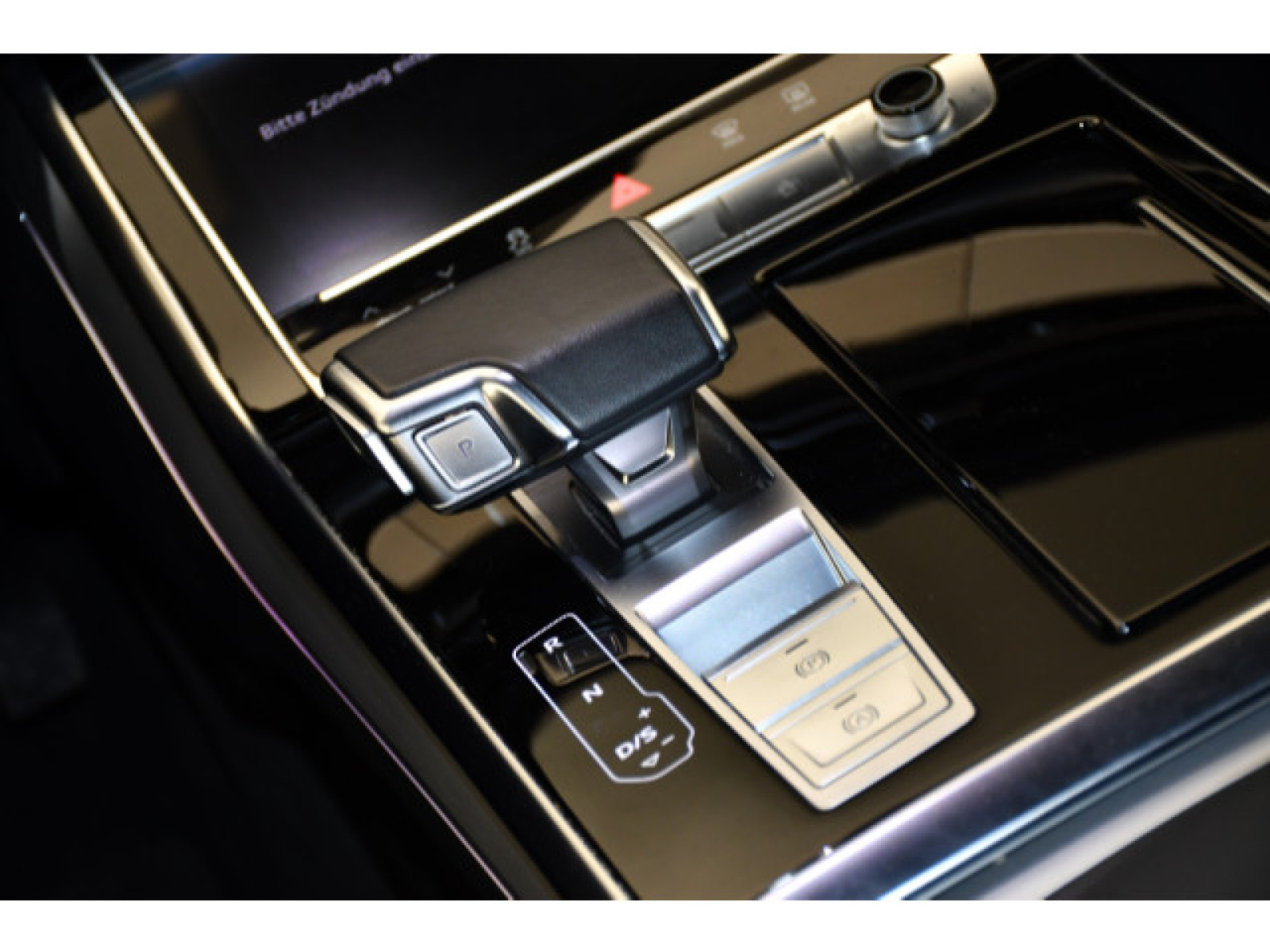 Audi - Q8_7