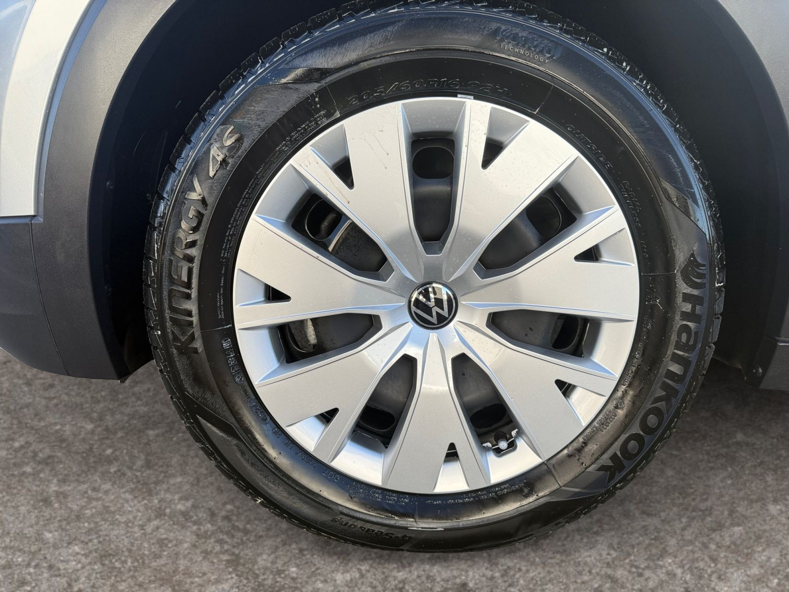 Volkswagen - T-Cross_16