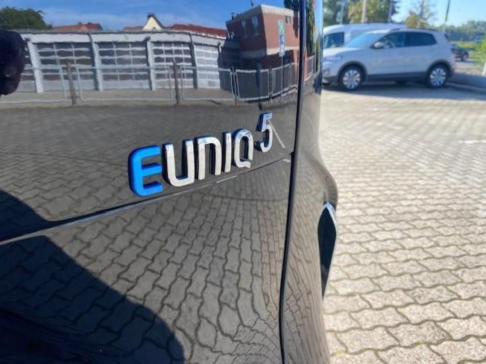 Maxus - Euniq 5_8