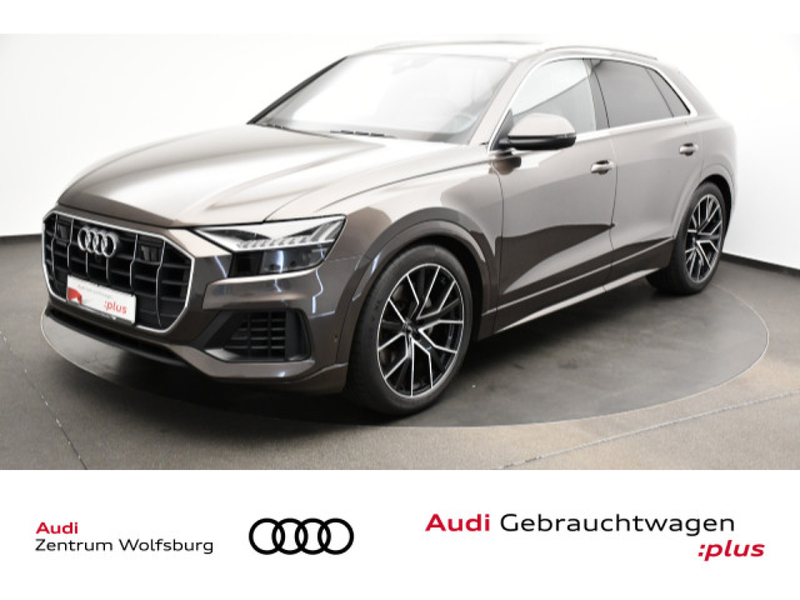 Audi - Q8_1