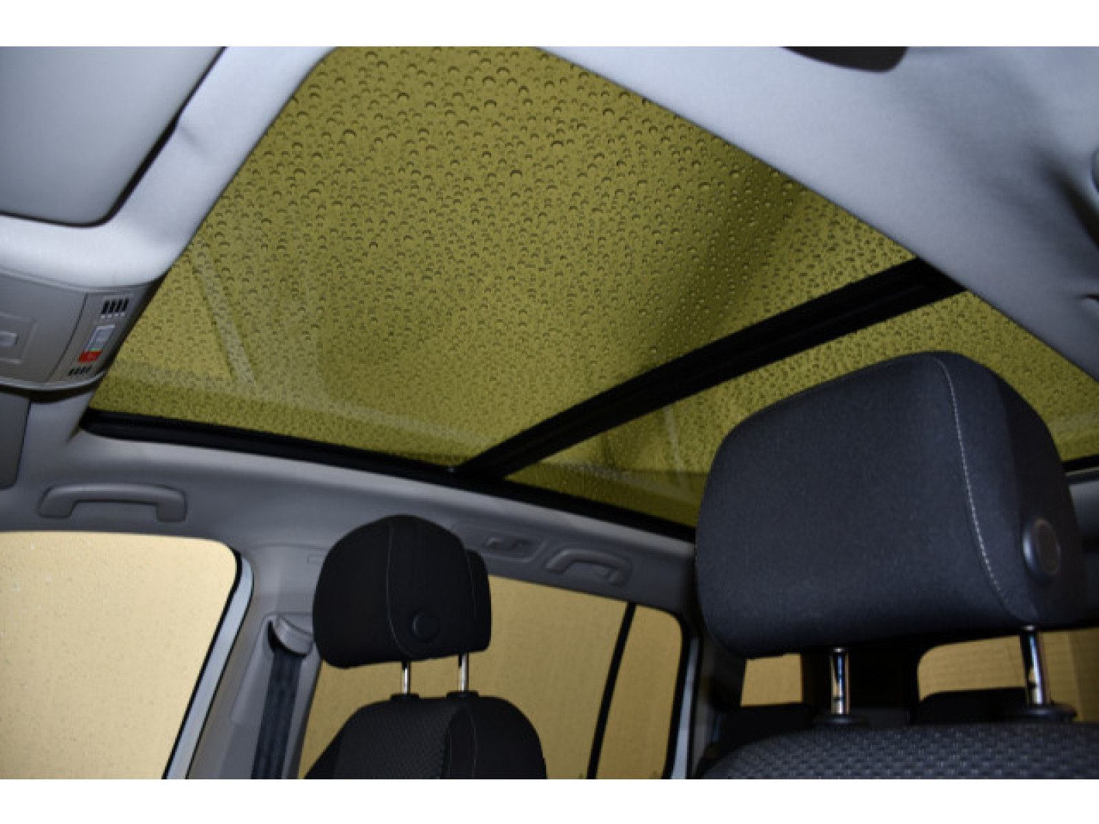 Volkswagen - Touran_9