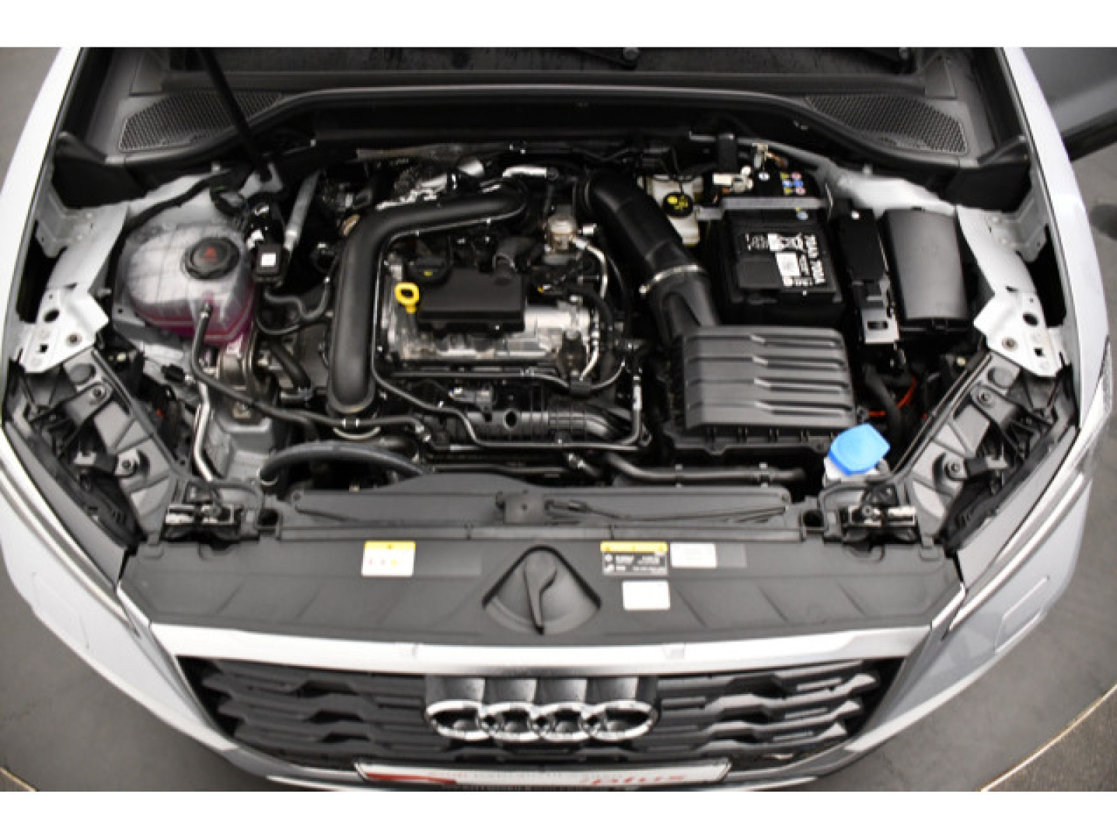 Audi - Q2_15