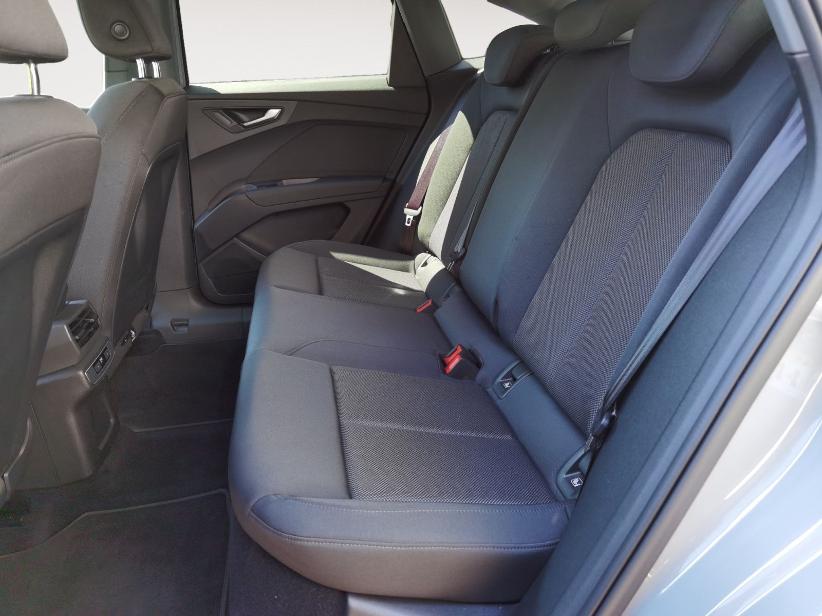 Audi - Q4 e-tron_15