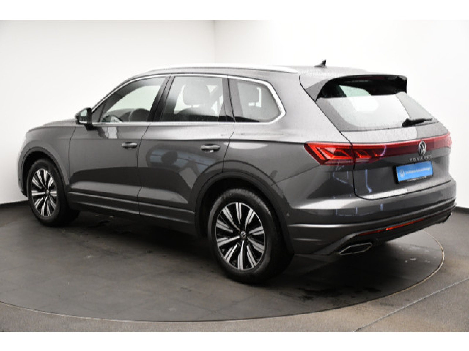 Volkswagen - Touareg_16