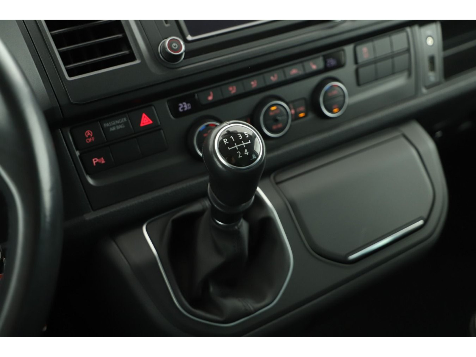 Volkswagen - T6 Multivan_14