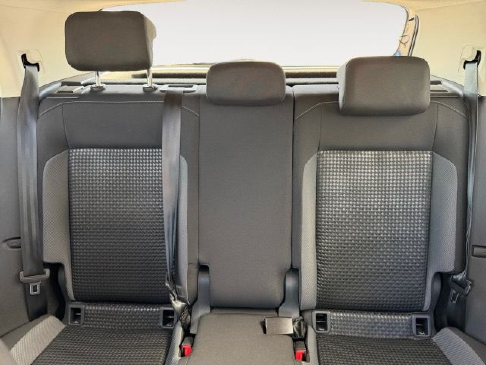 Volkswagen - T-Cross_13