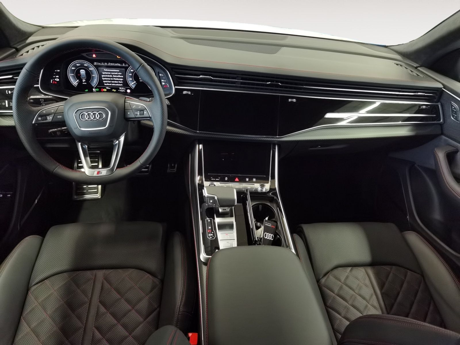 Audi - Q8_11