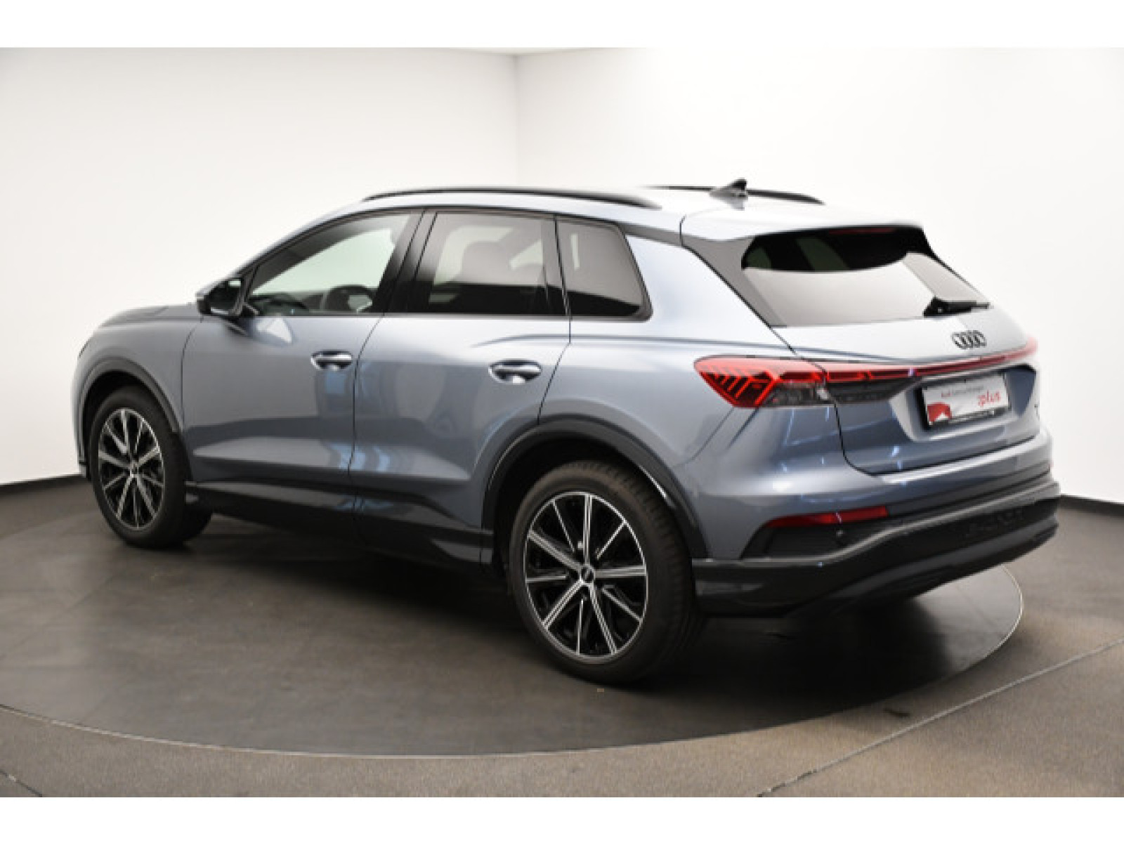 Audi - Q4 e-tron_16