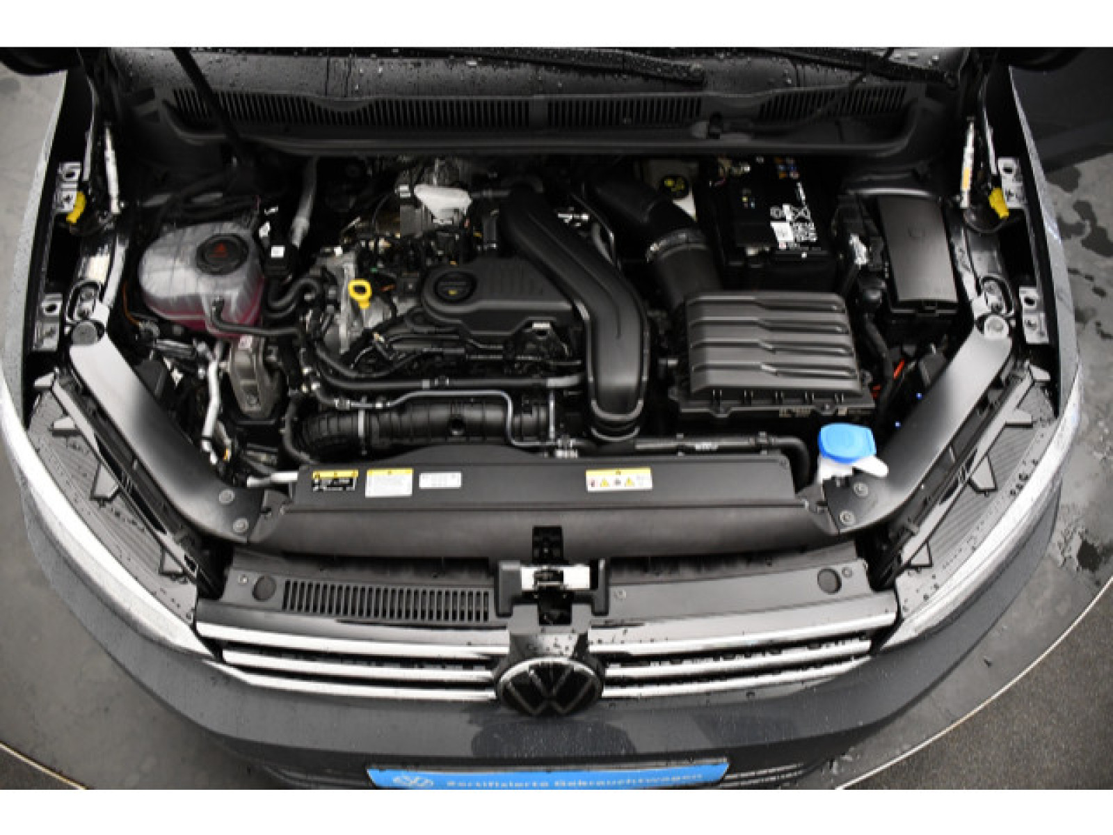 Volkswagen - Touran_12