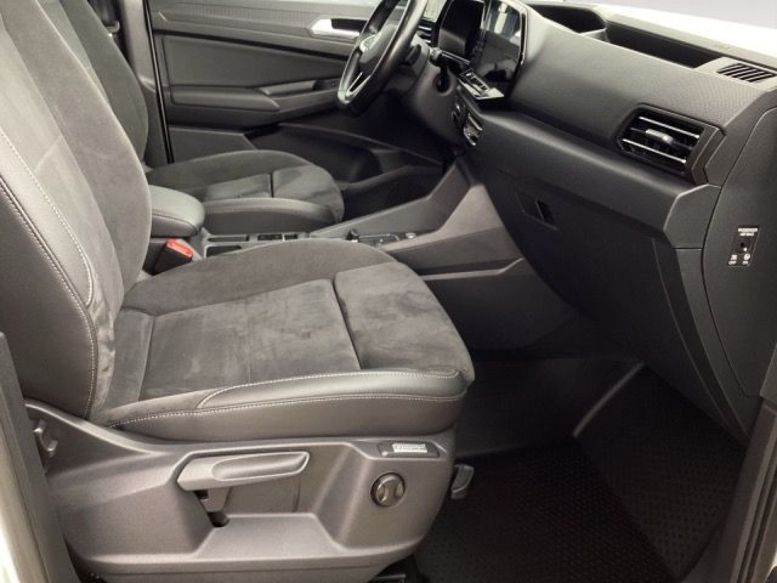 Volkswagen - Caddy Maxi_14