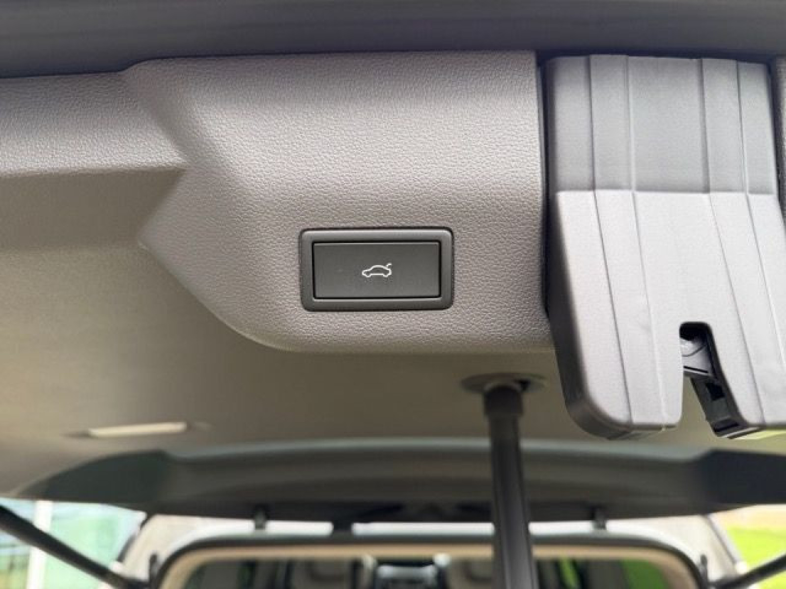 Volkswagen - T7 Multivan_19