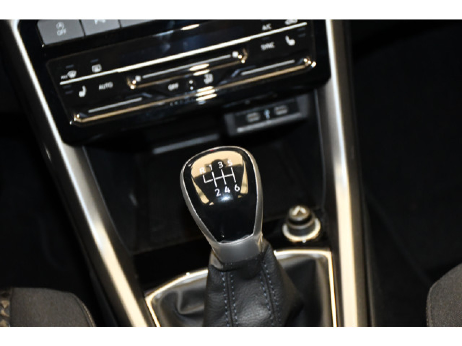 Volkswagen - T-Cross_6
