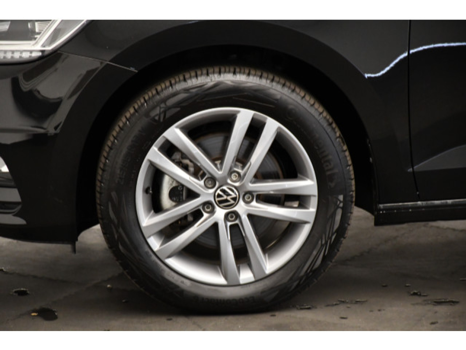 Volkswagen - Touran_13