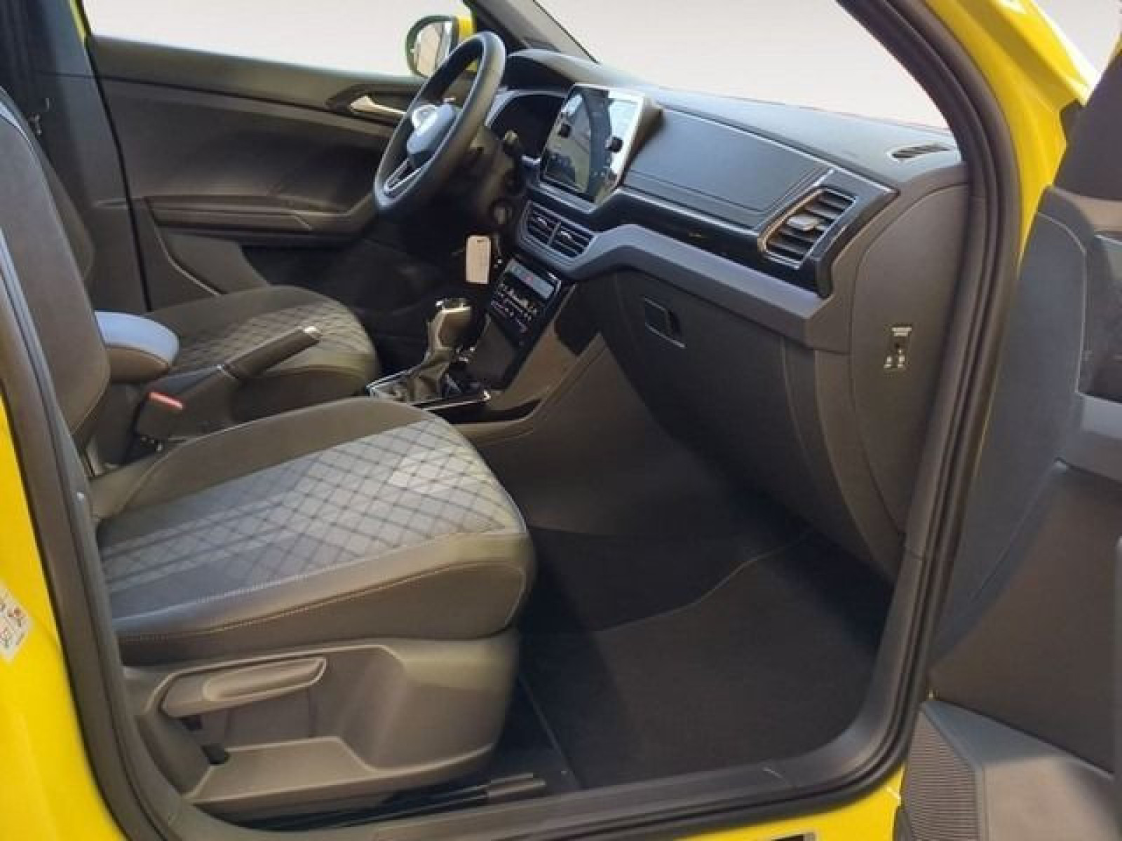 Volkswagen - T-Cross_11