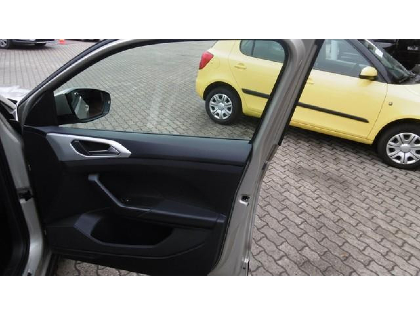 Volkswagen - T-Cross_17