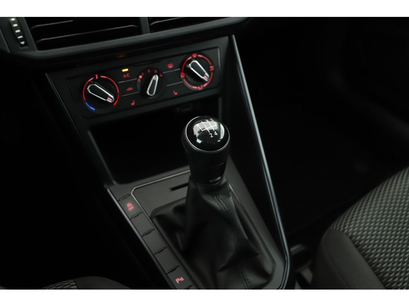 Volkswagen - Polo_12