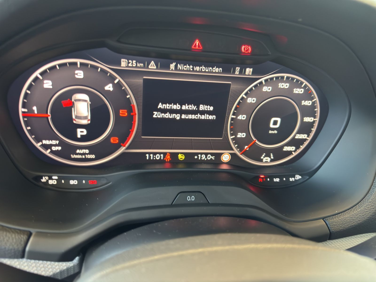 Audi - Q2_12