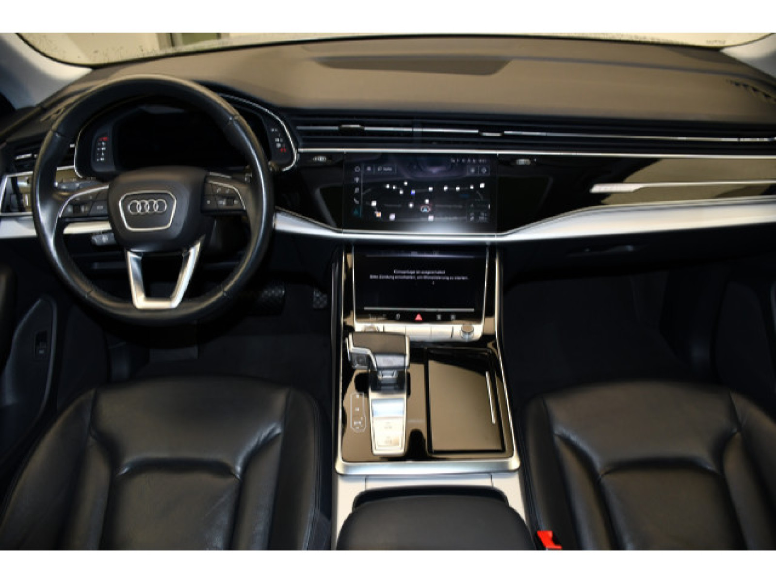 Audi - Q8_5