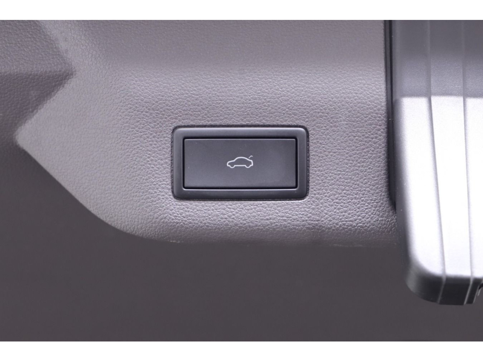 Volkswagen - Multivan_18