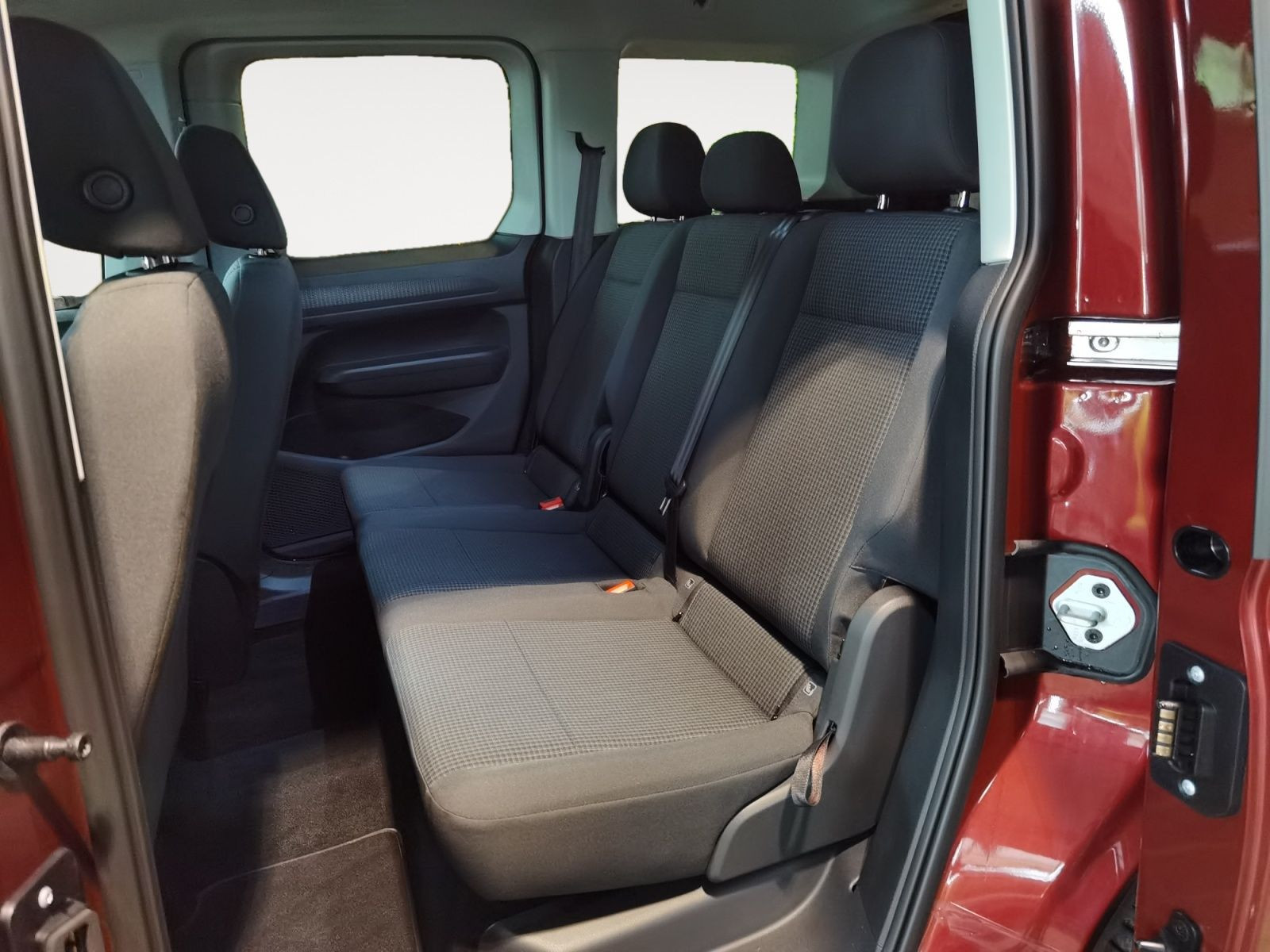 Volkswagen - Caddy_14