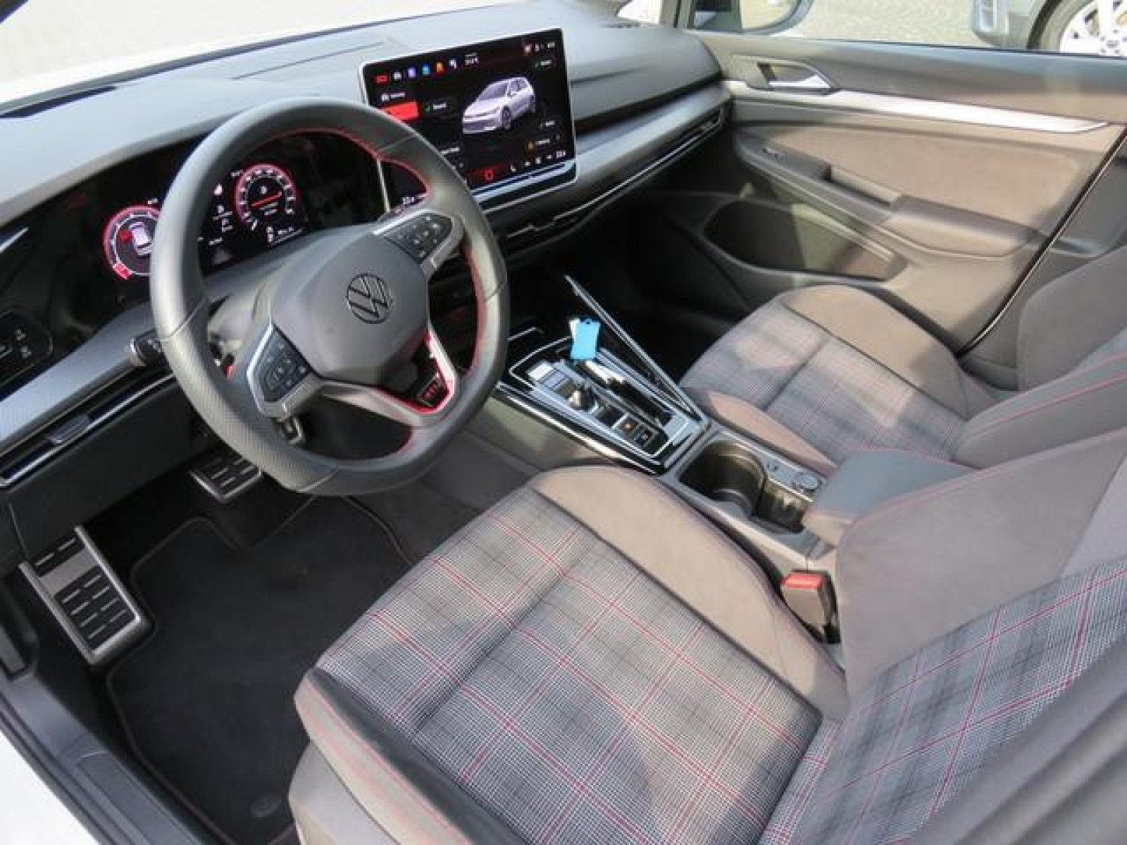 Volkswagen - Golf GTI_12
