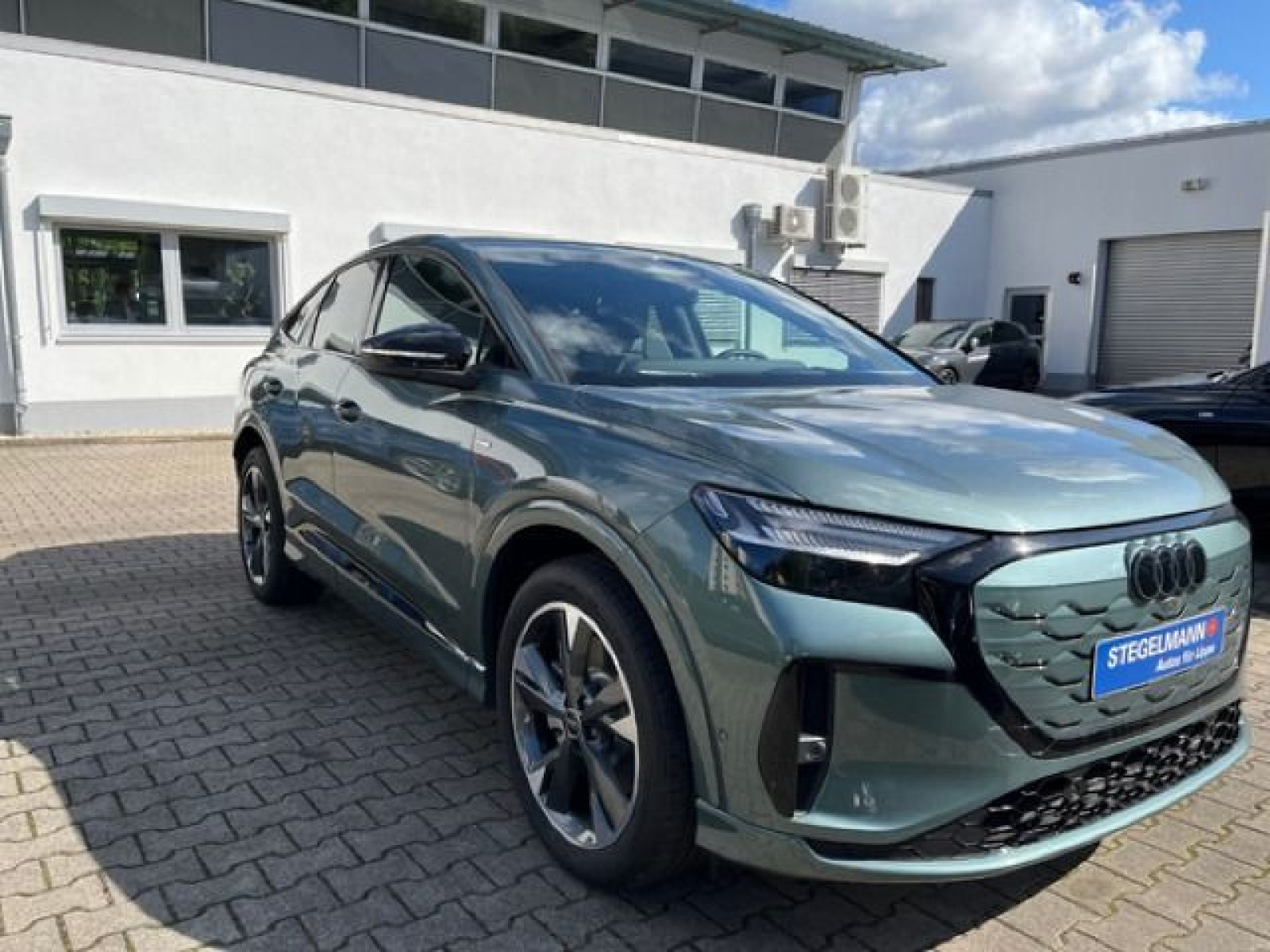 Audi - Q4 Sportback e-tron_9