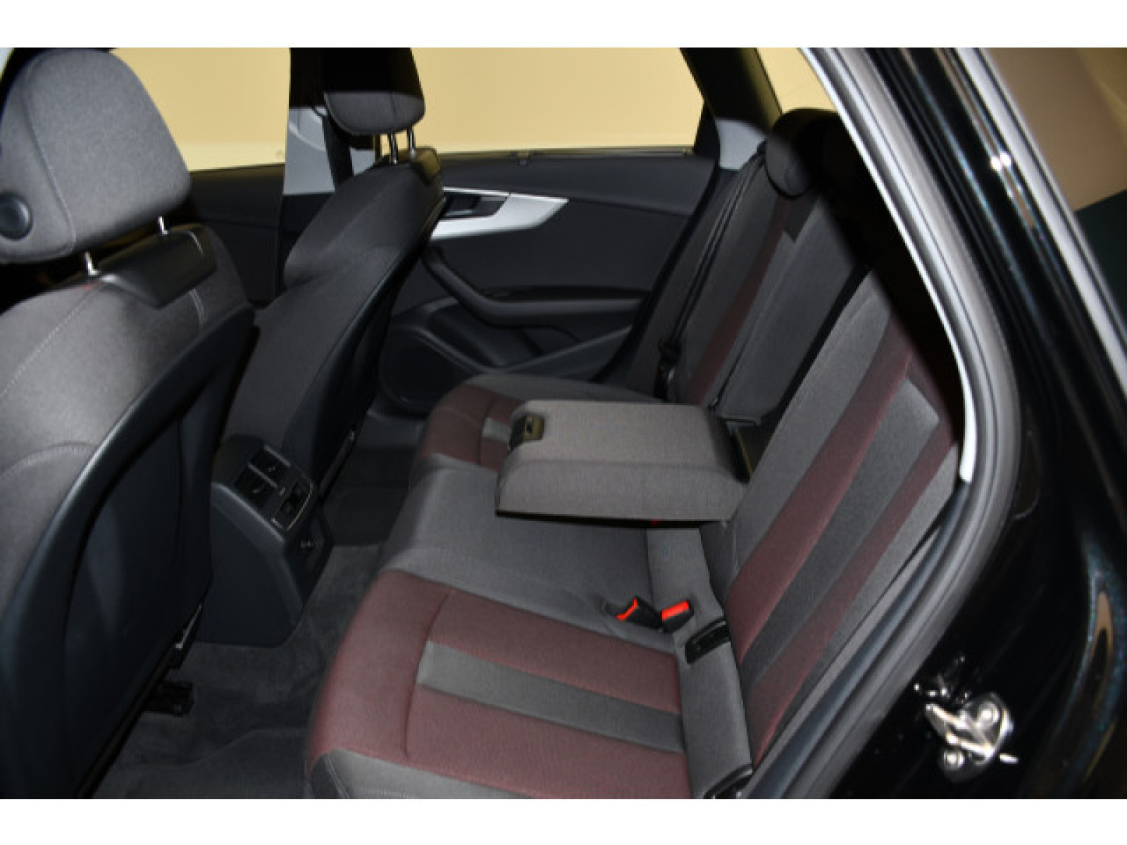 Audi - A4 Avant_8