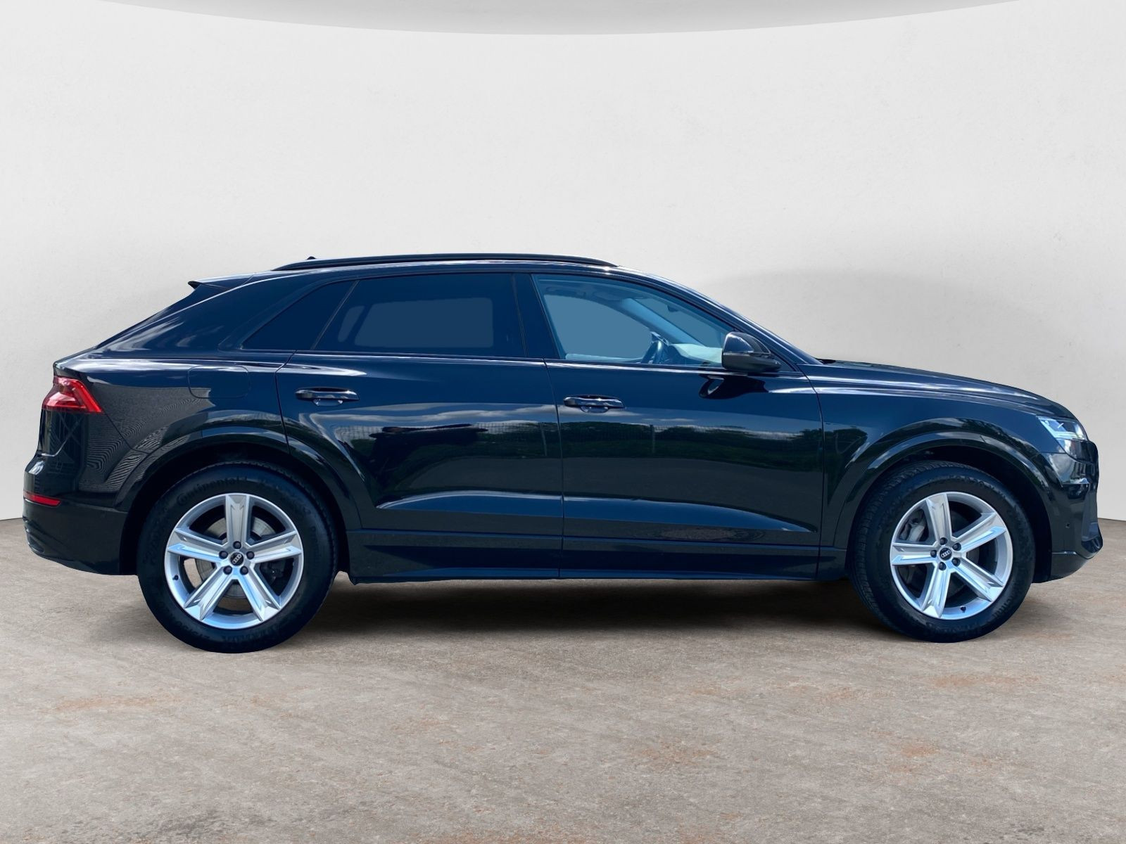 Audi - Q8_7