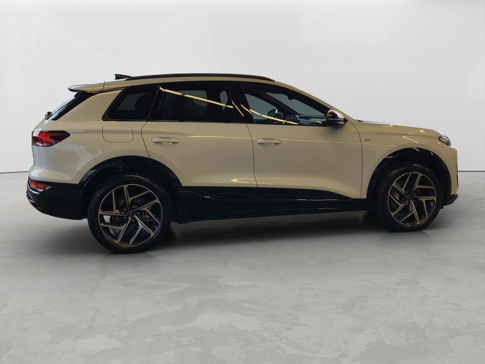 Audi - Q6 e-tron_7