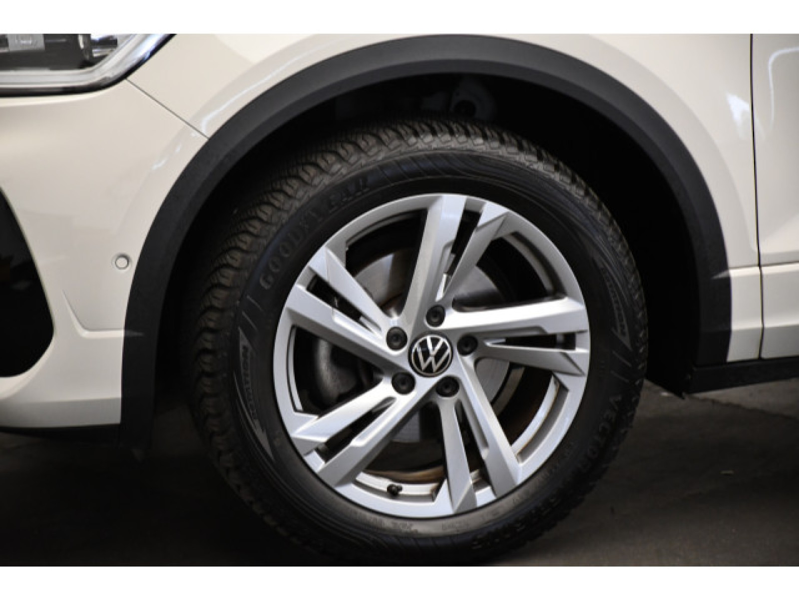 Volkswagen - T-Roc_12