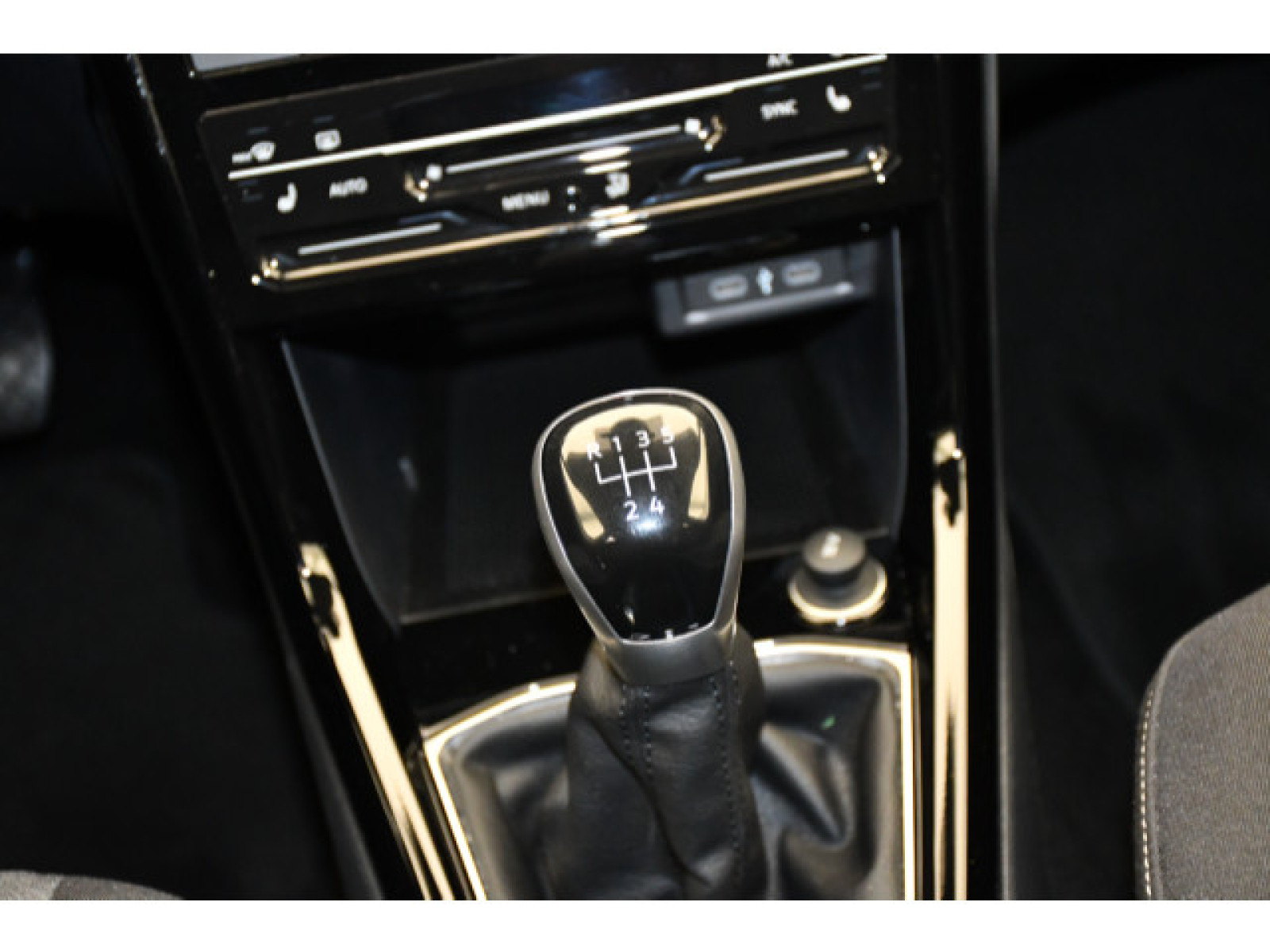 Volkswagen - T-Cross_9