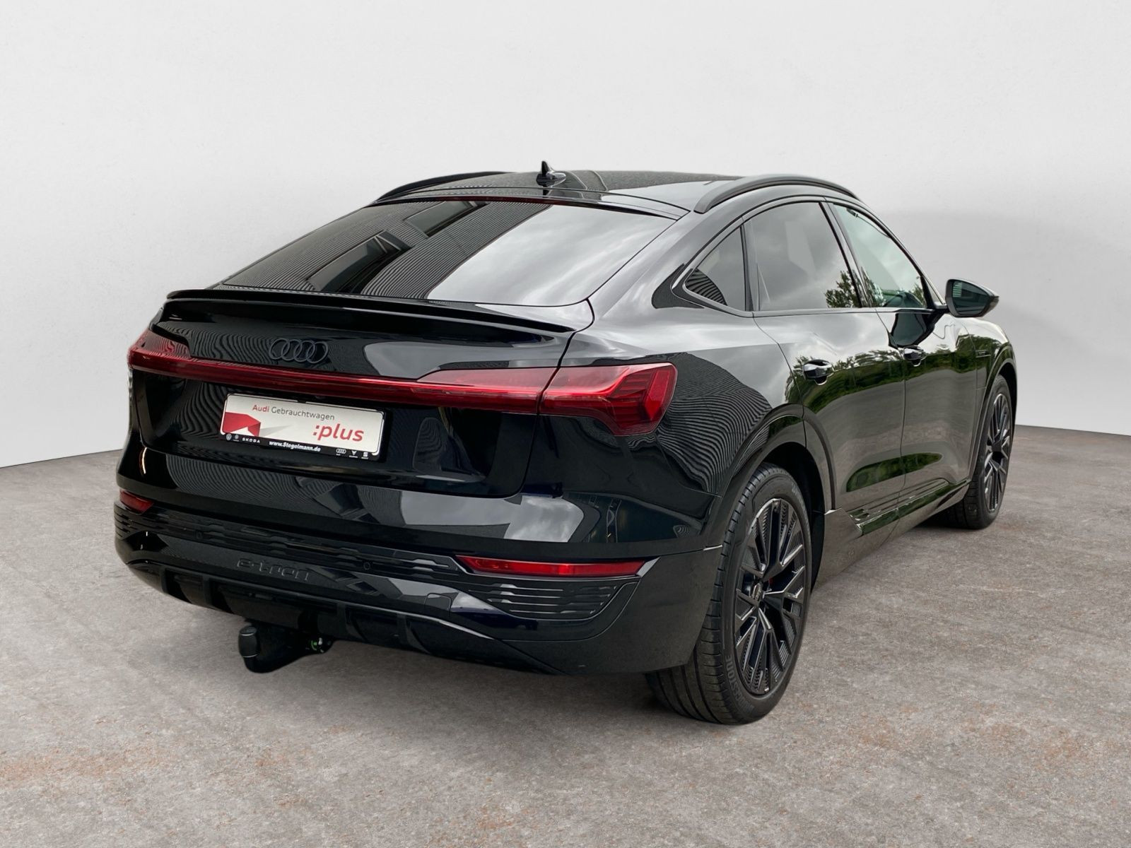 Audi - Q8 Sportback e-tron_6