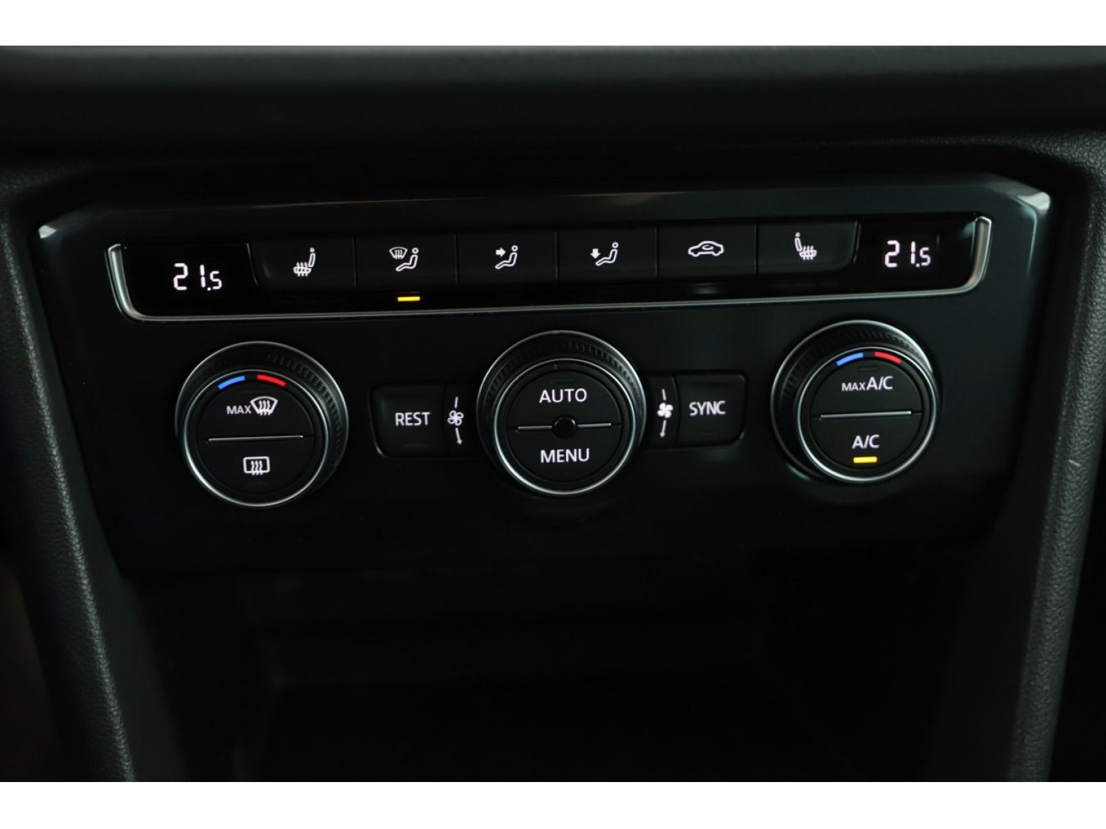 bedienungselemente-mitte-innen