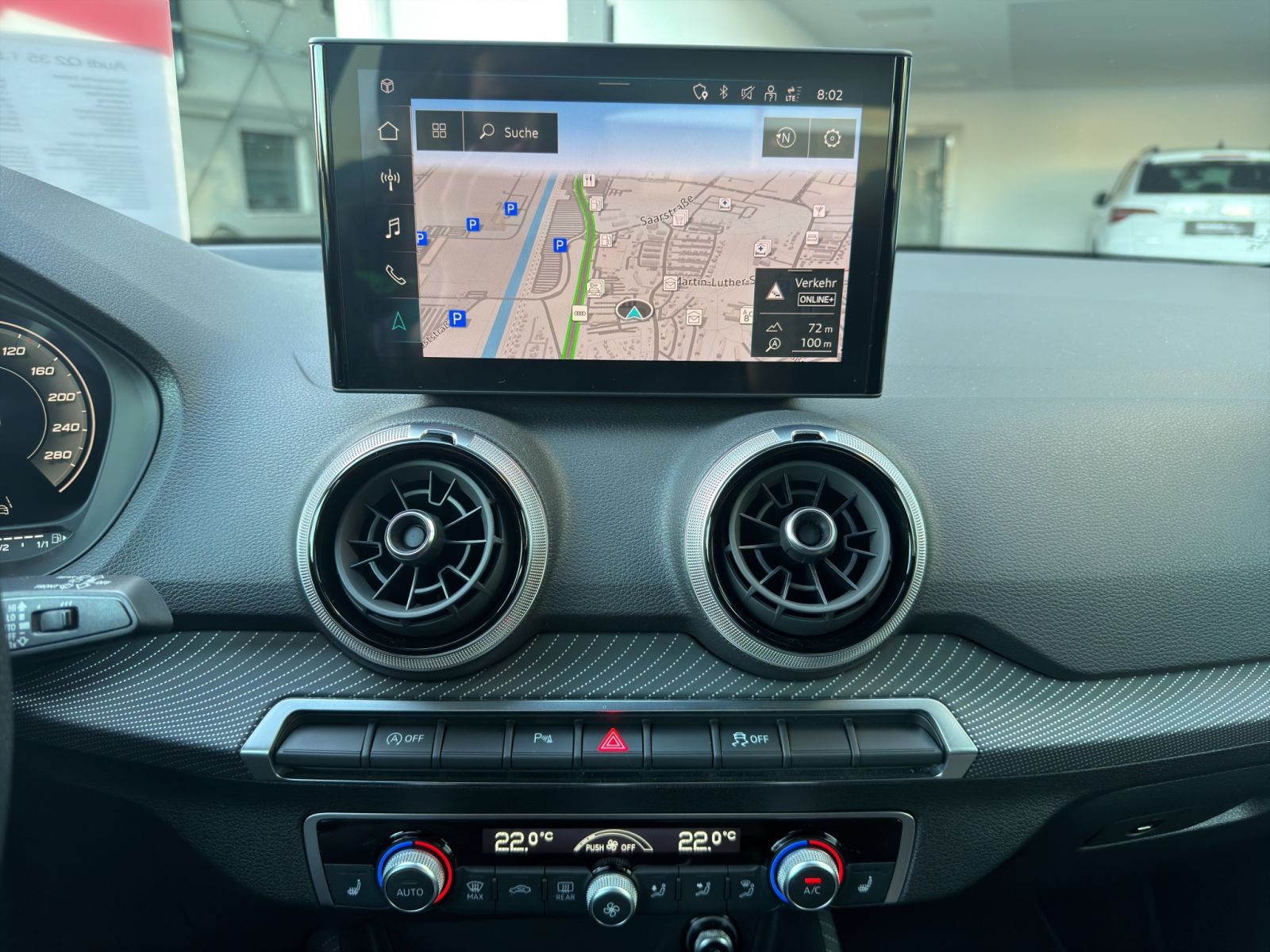 Audi - Q2_13
