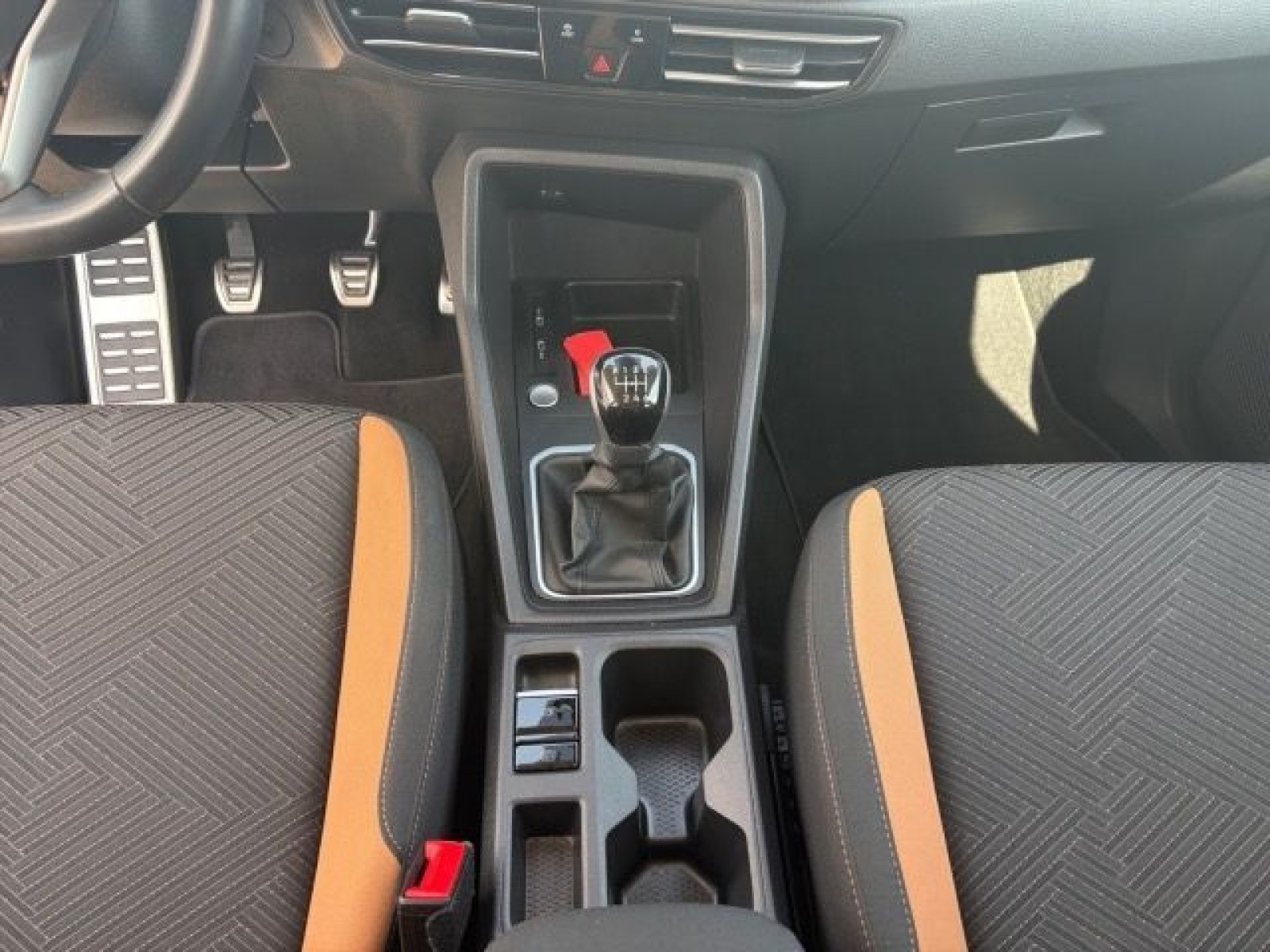 Volkswagen - Caddy_12