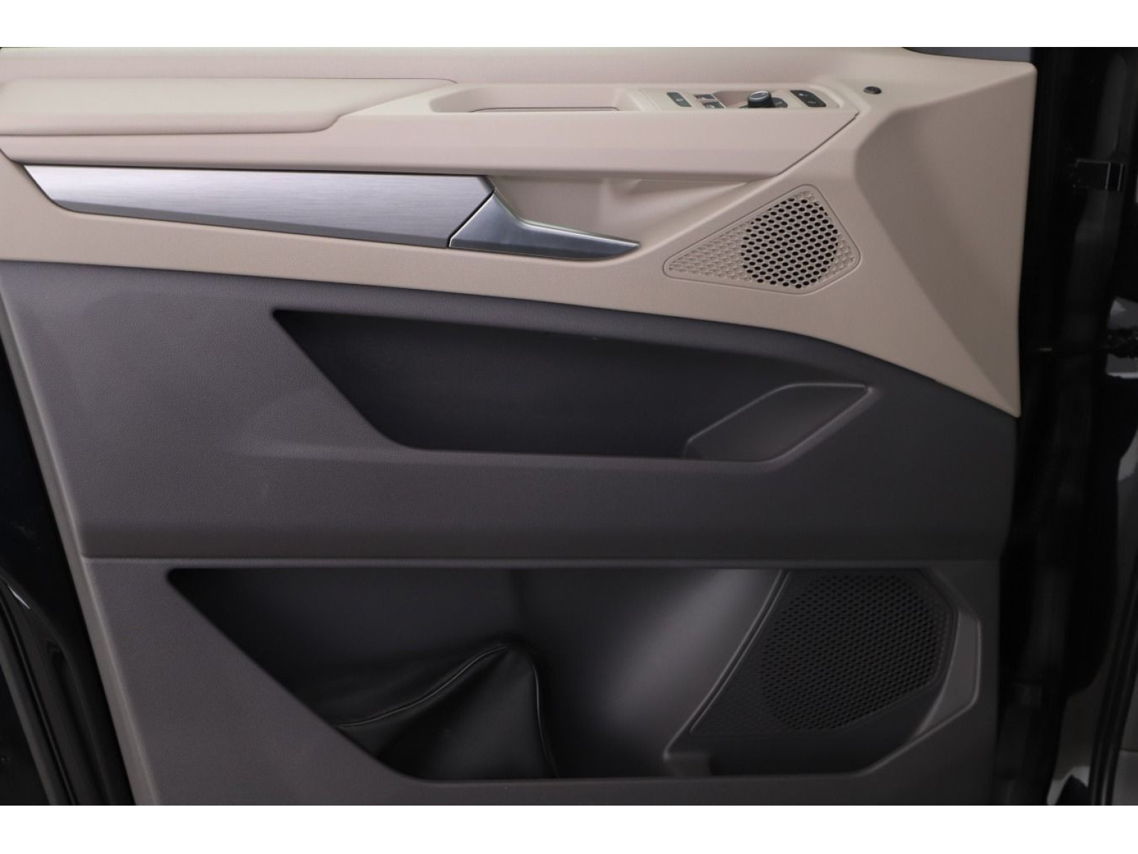 Volkswagen - Multivan_13