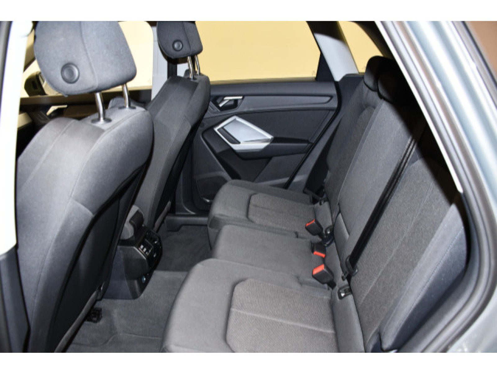 Audi - Q3_10