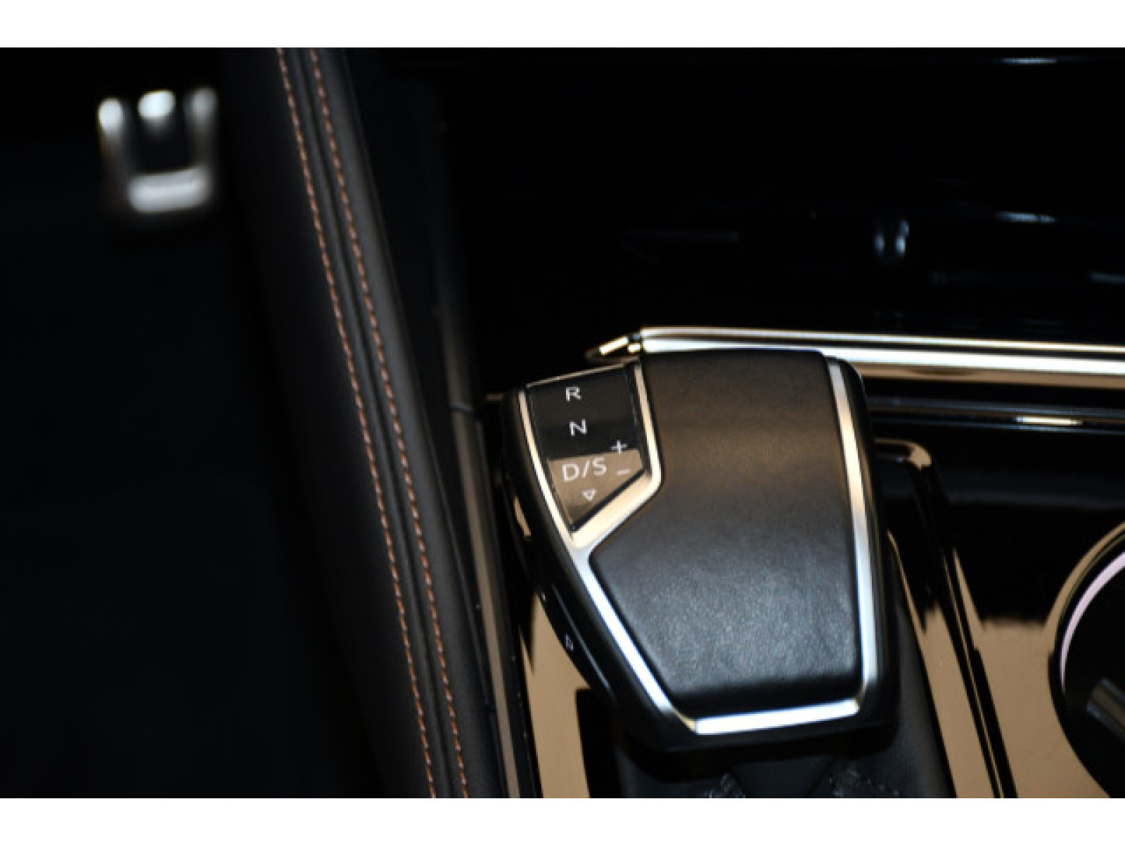 Volkswagen - Touareg_7