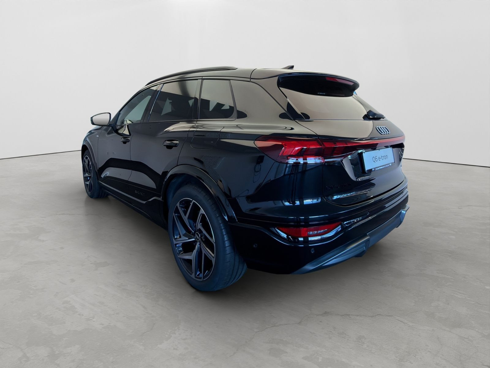 Audi - Q6 e-tron_3