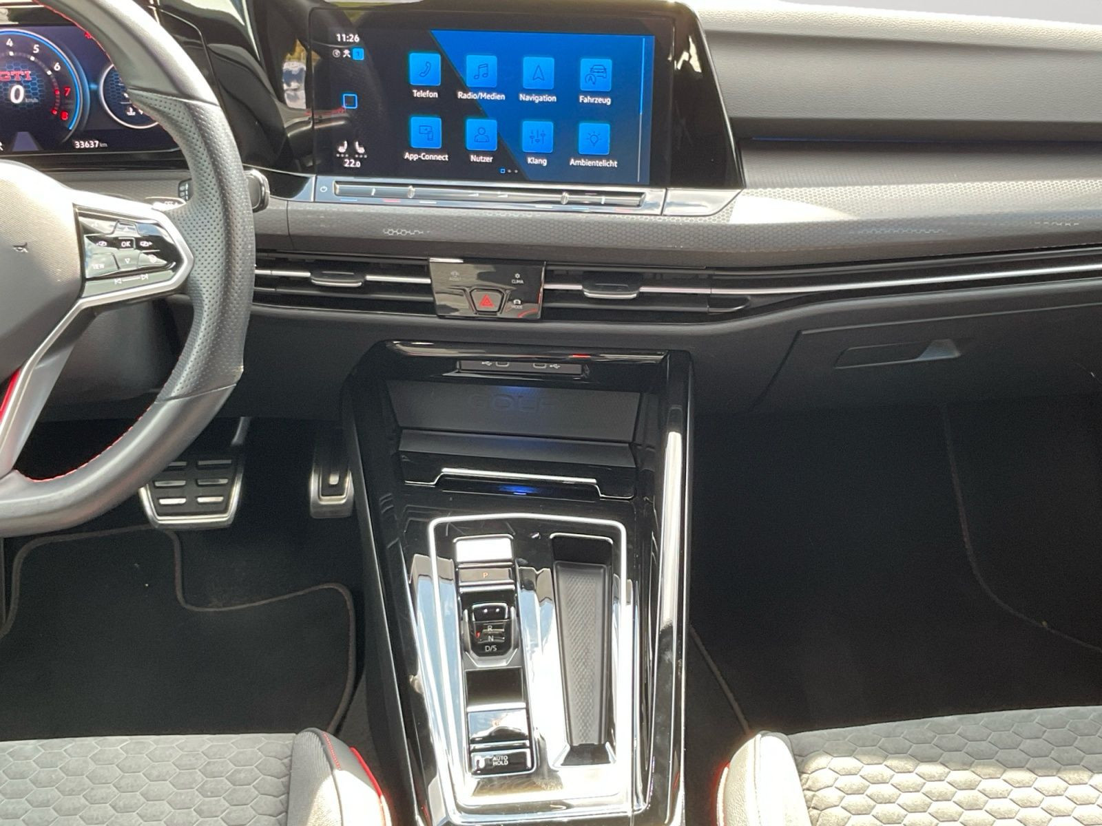 Volkswagen - Golf GTI_11