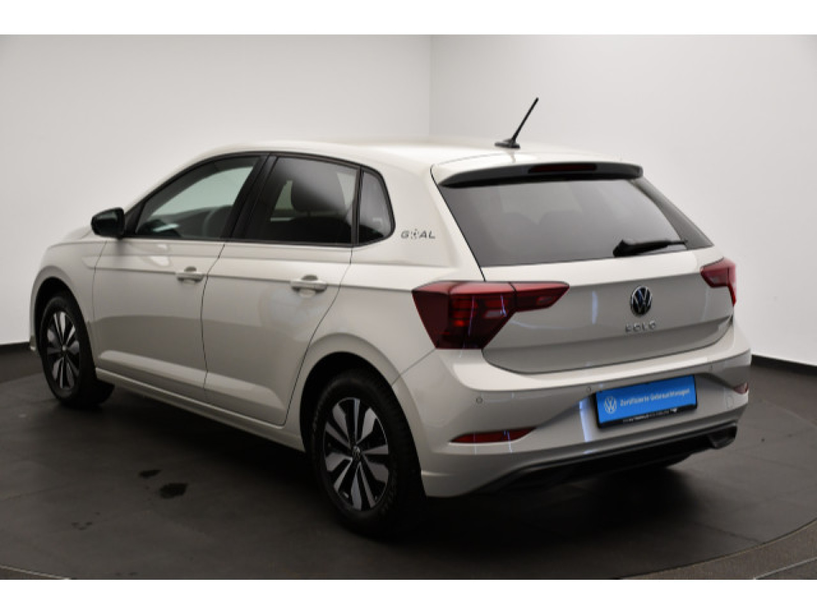 Volkswagen - Polo_13