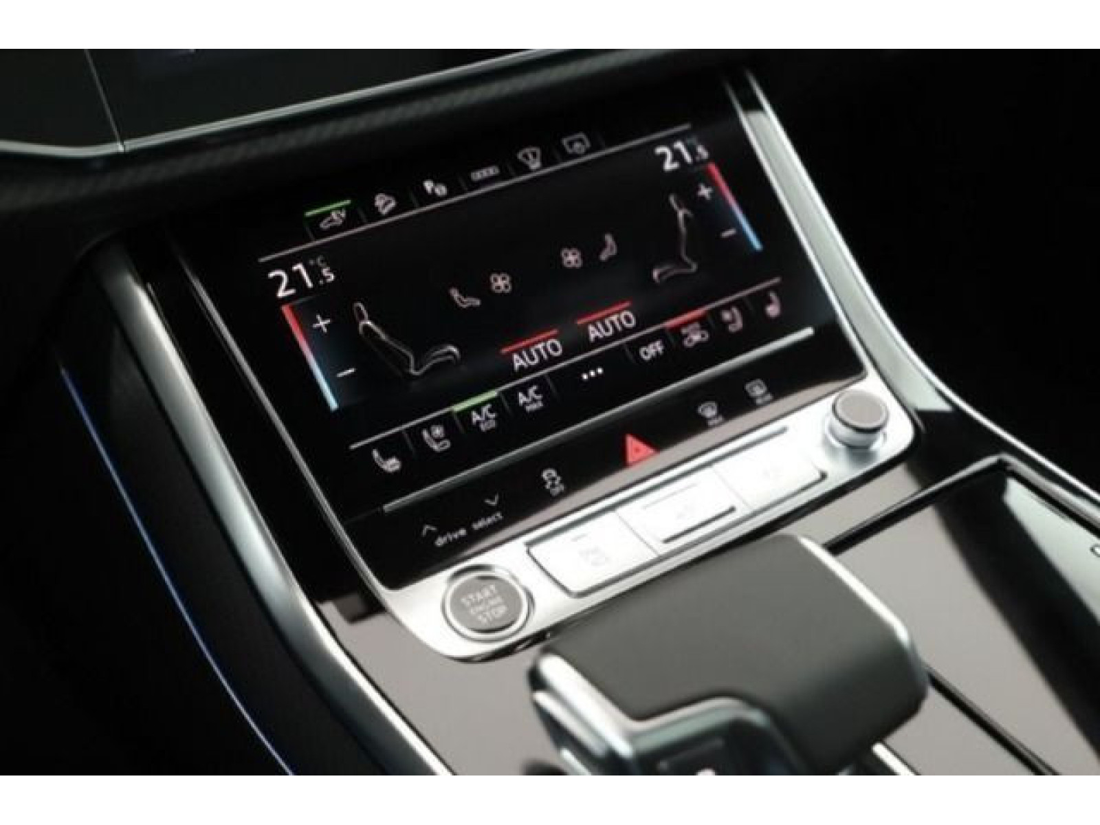 Audi - Q8_15