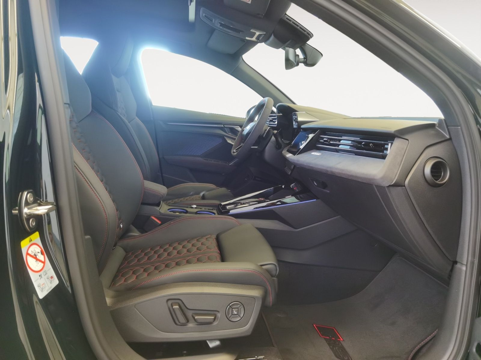 Audi - RS 3 Limousine_17