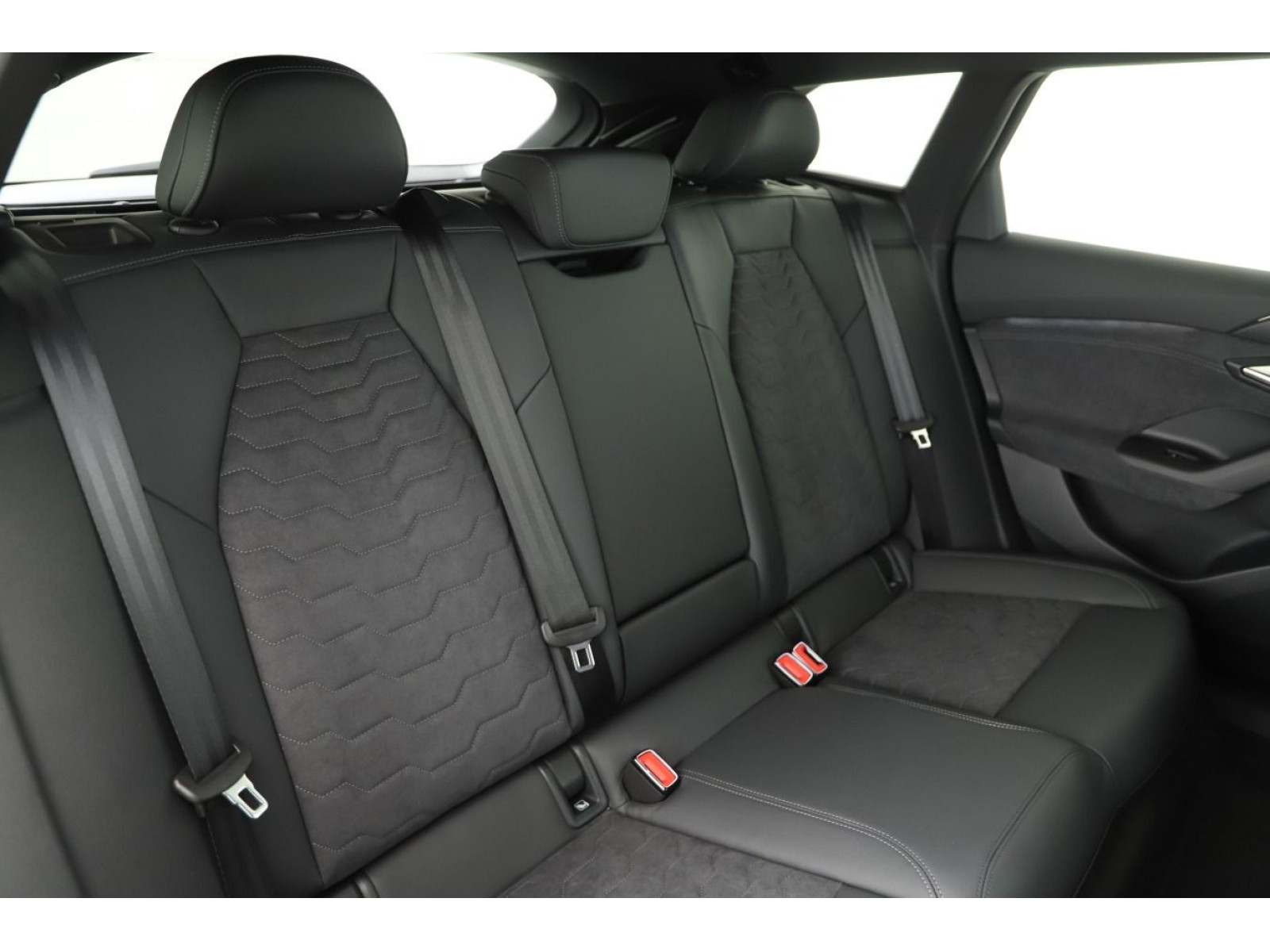 Audi - A6 Avant e-tron_6