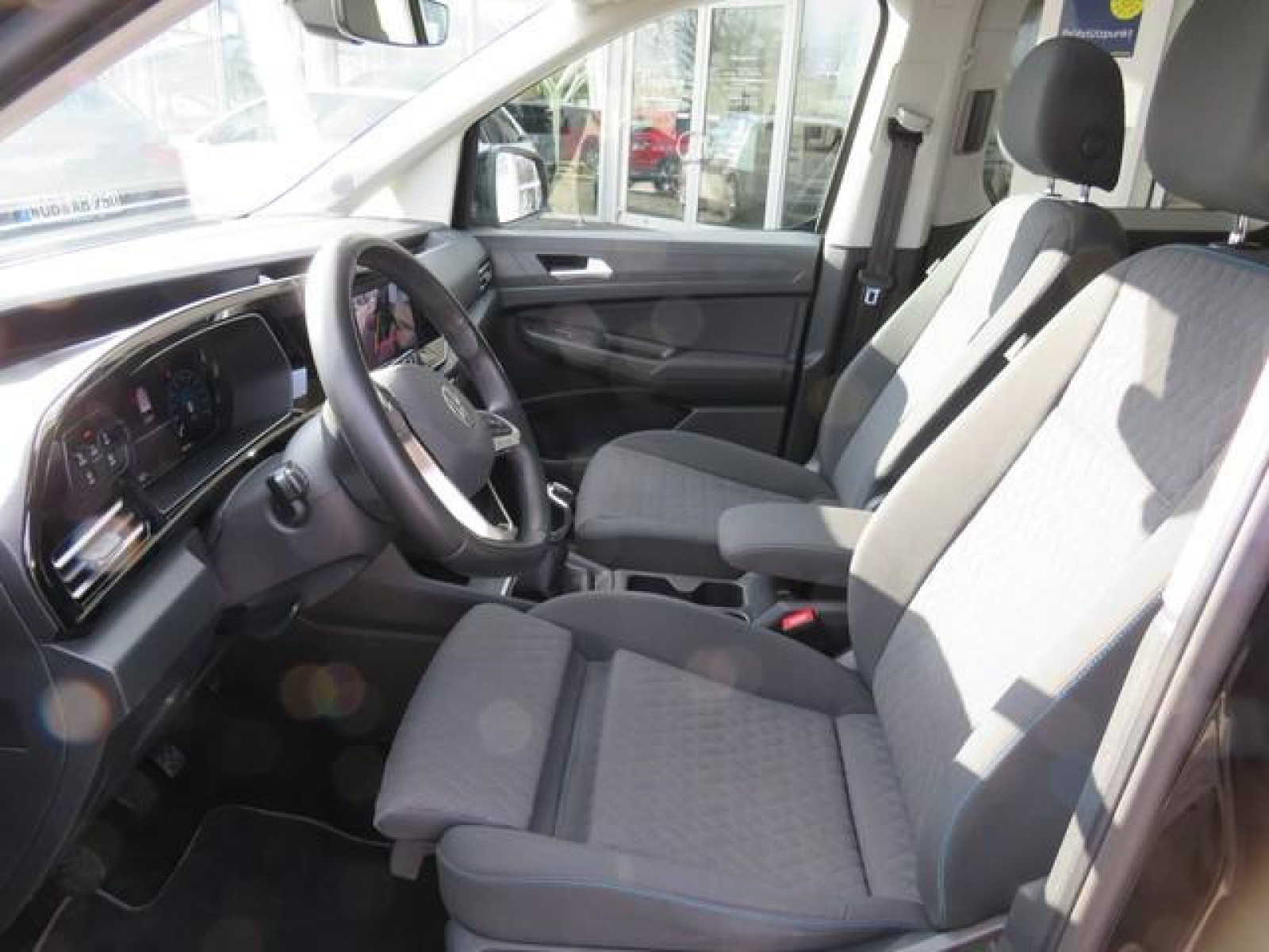 Volkswagen - Caddy_11