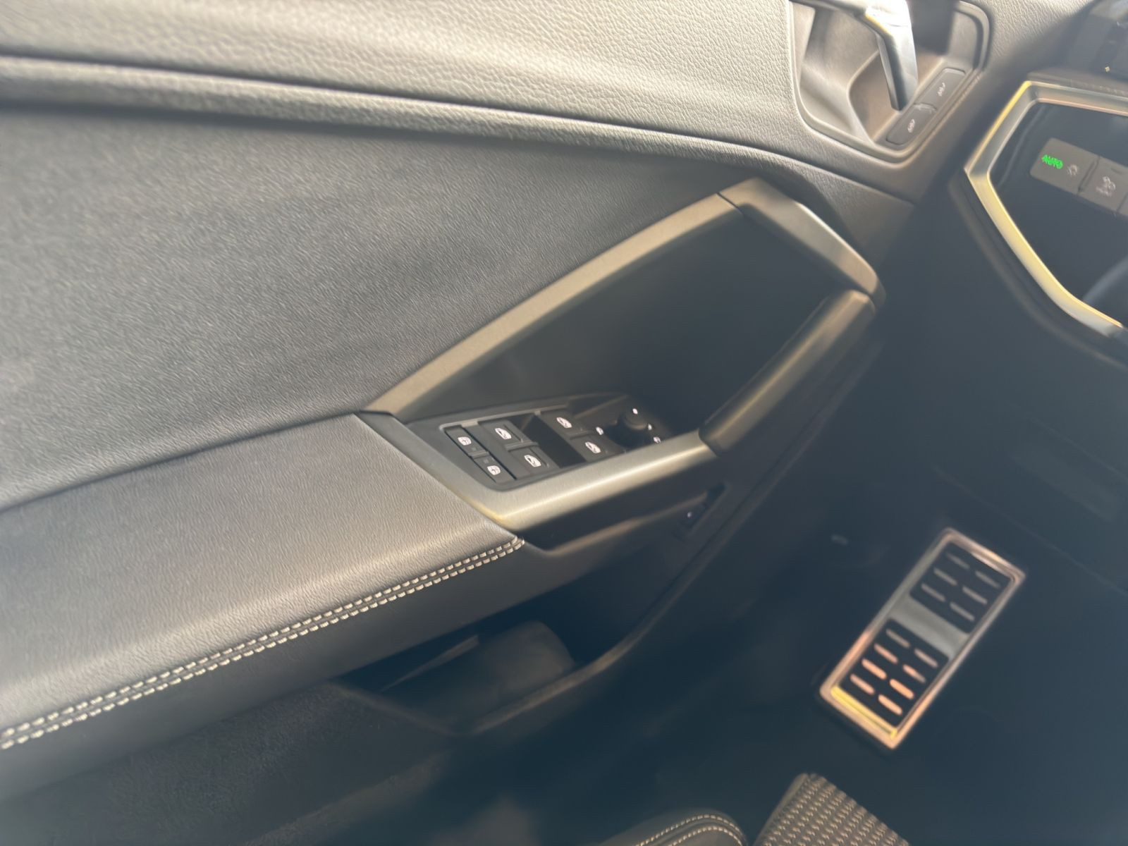 Audi - Q3_14