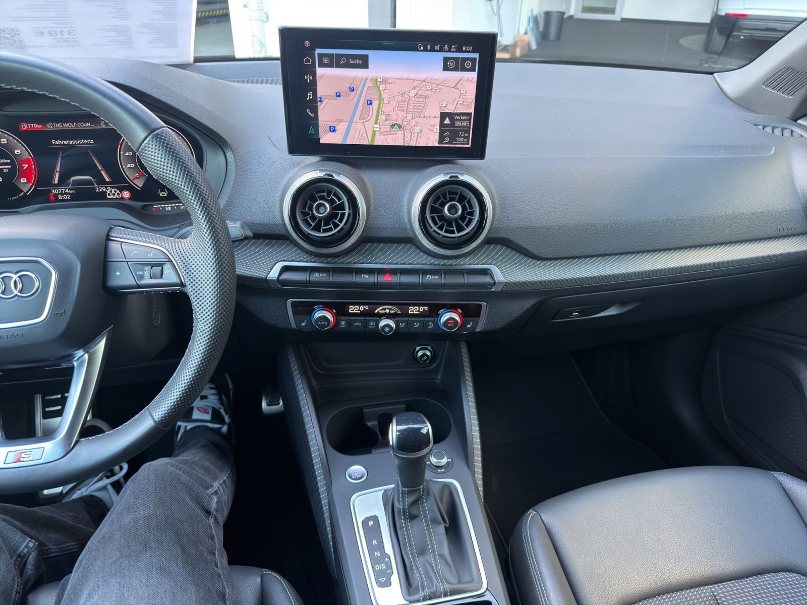 Audi - Q2_14