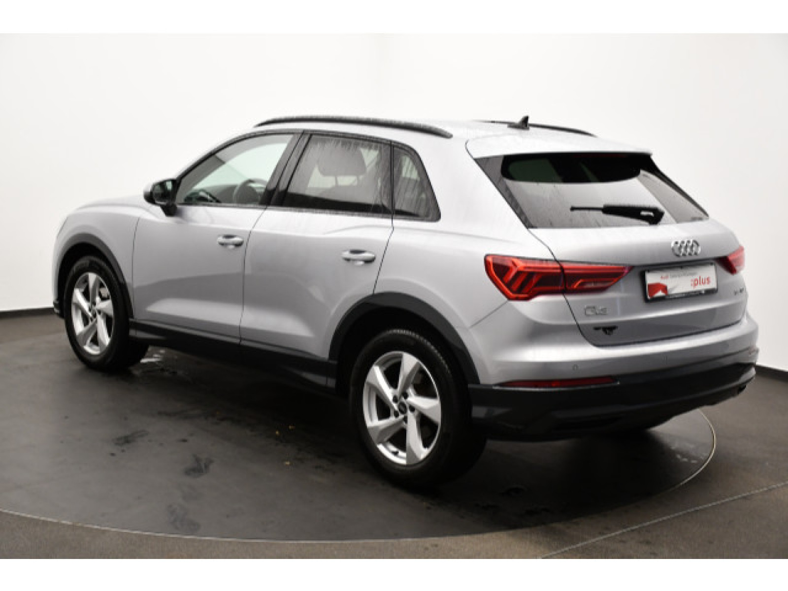 Audi - Q3_16