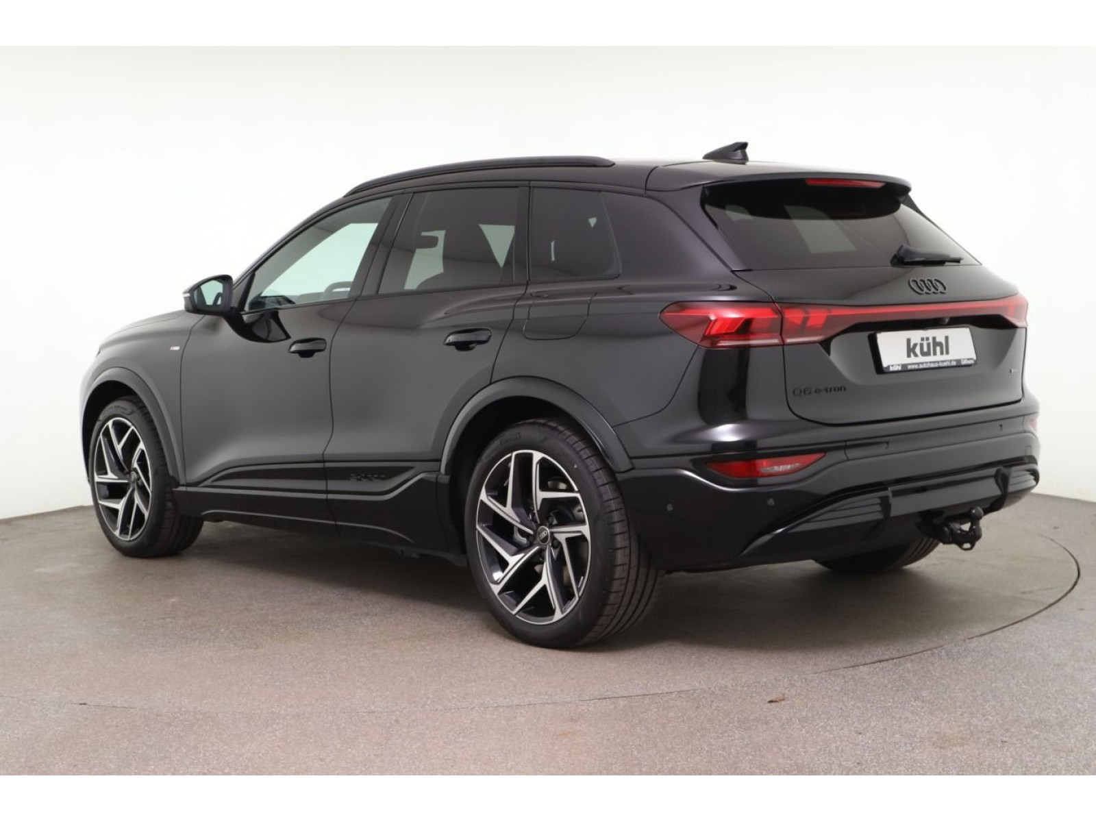 Audi - Q6 SUV e-tron_4